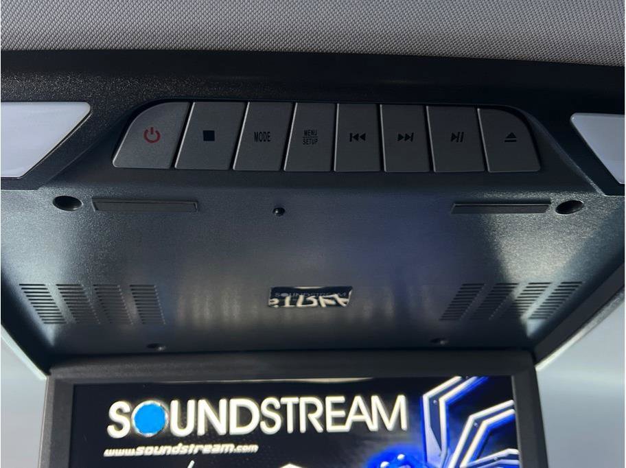 Used 2019 Chevrolet Traverse LT image 12