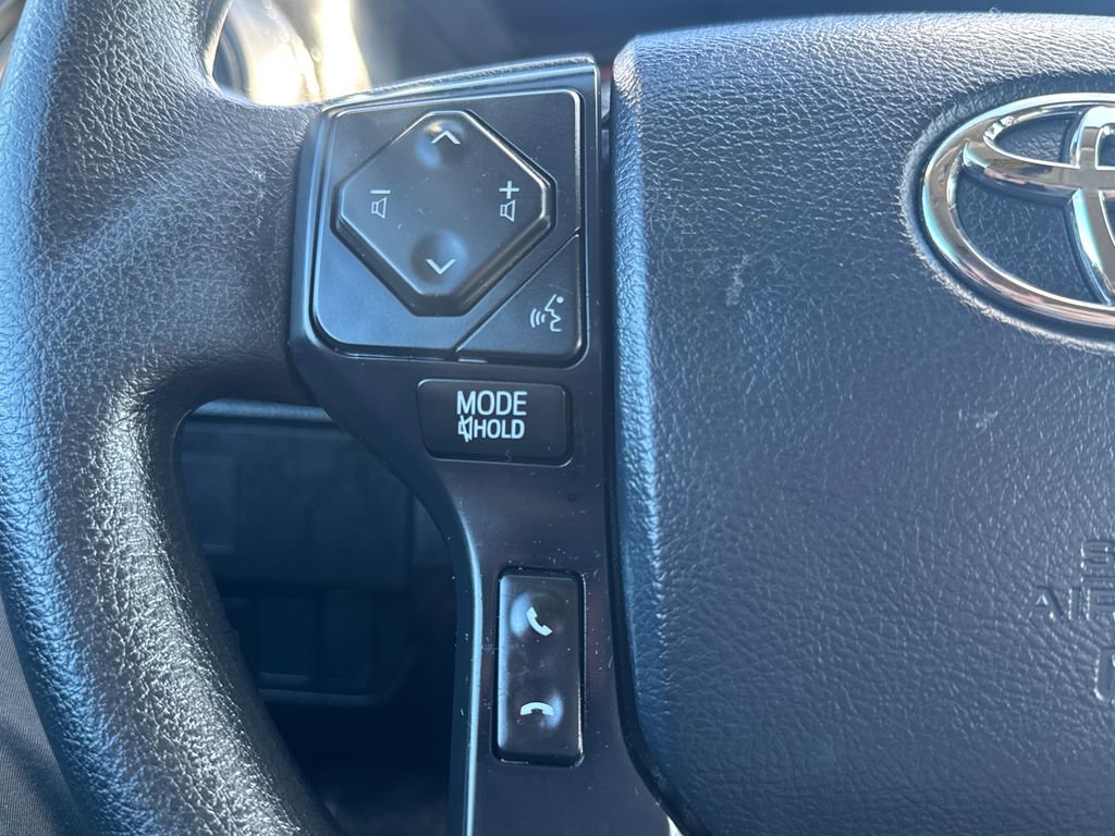 Used 2020 Toyota Tacoma SR AWD/4WD image 31