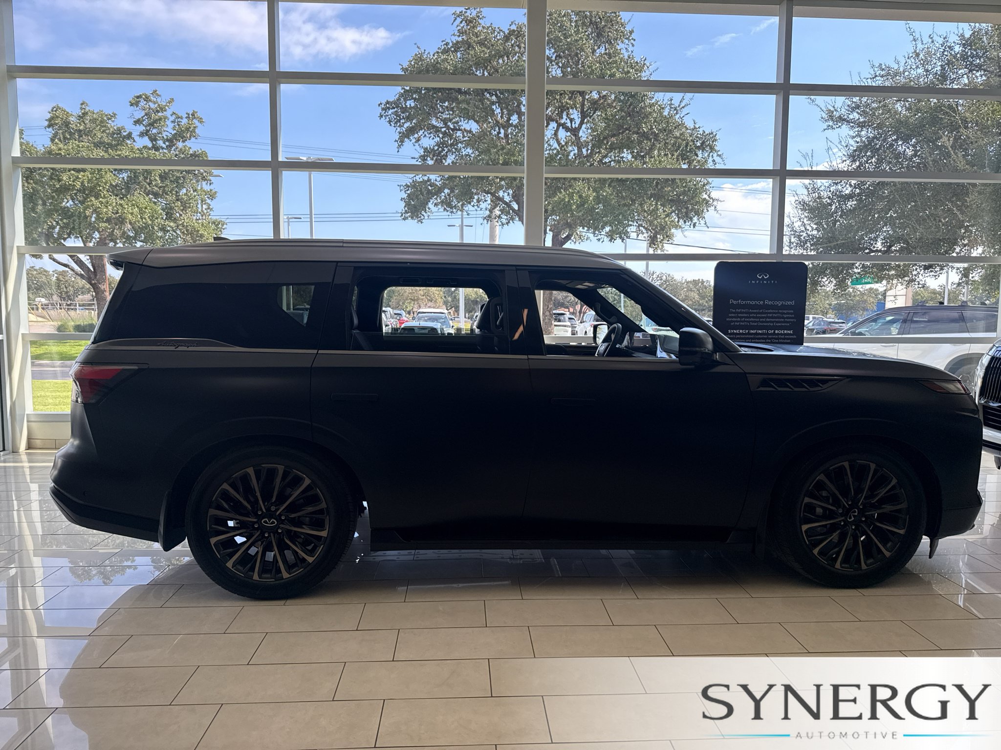 New 2027 INFINITI QX80 Autograph w/ Premium Cargo Package AWD/4WD image 4
