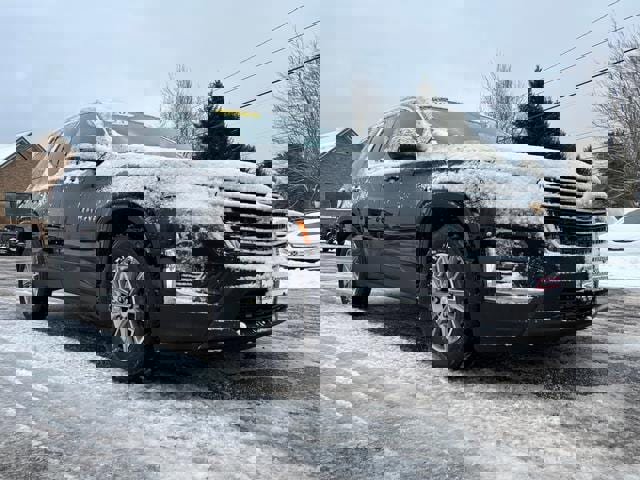 Used 2023 Chevrolet Traverse LT w/ LPO, Floor Liner Package video 1