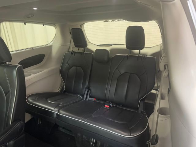 Used 2024 Chrysler Pacifica Limited FWD image 30