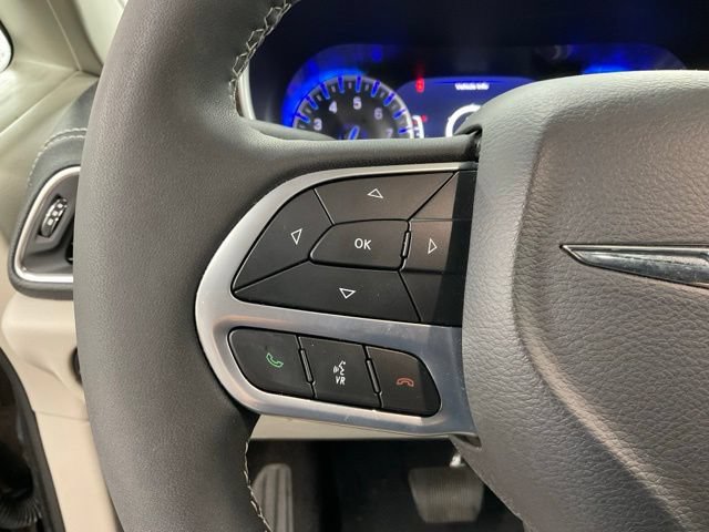 Used 2023 Chrysler Pacifica Limited w/ Uconnect Theater Family Group AWD/4WD image 21
