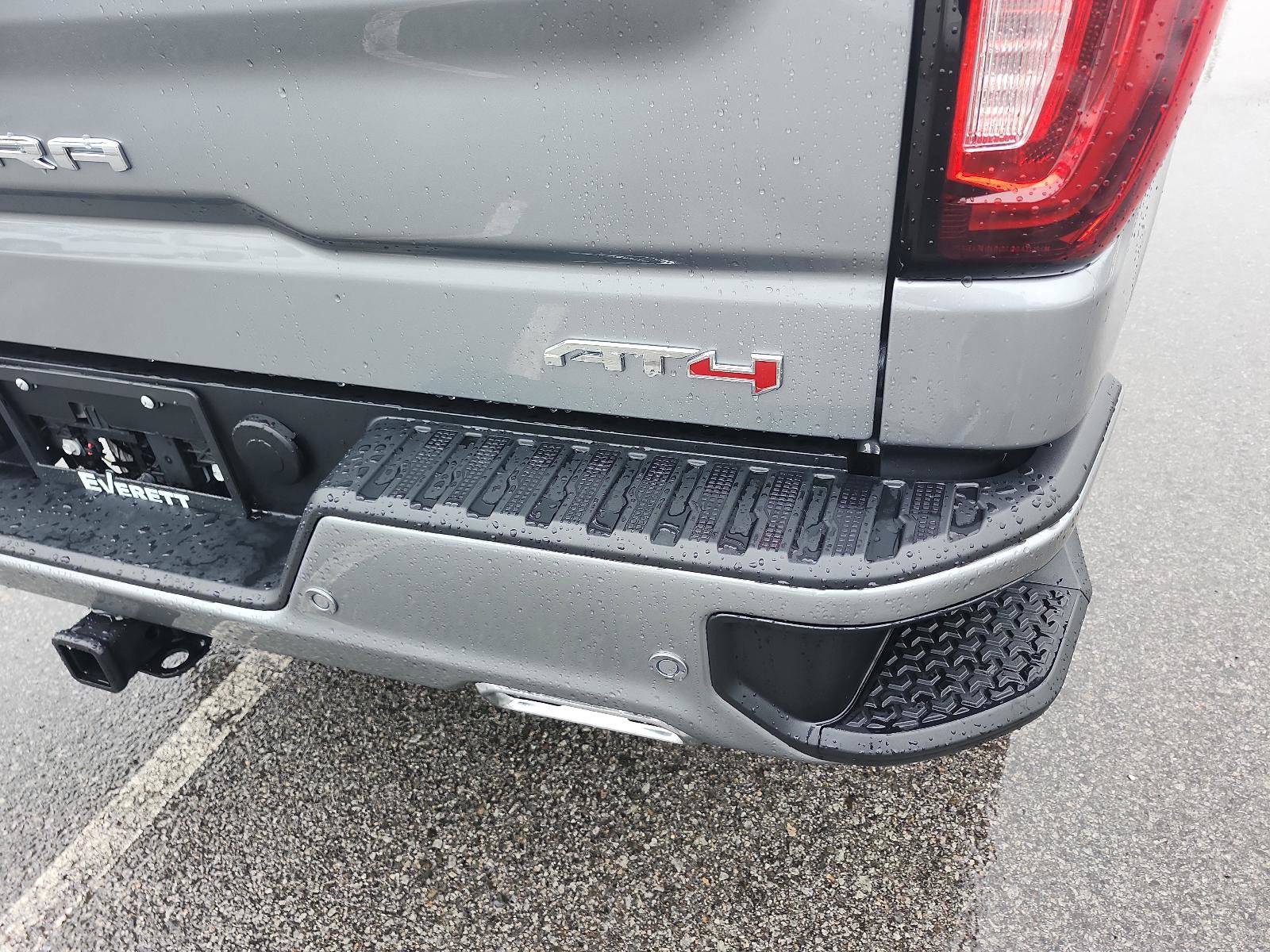 Used 2025 GMC Sierra 1500 AT4 w/ AT4 Premium Package image 4