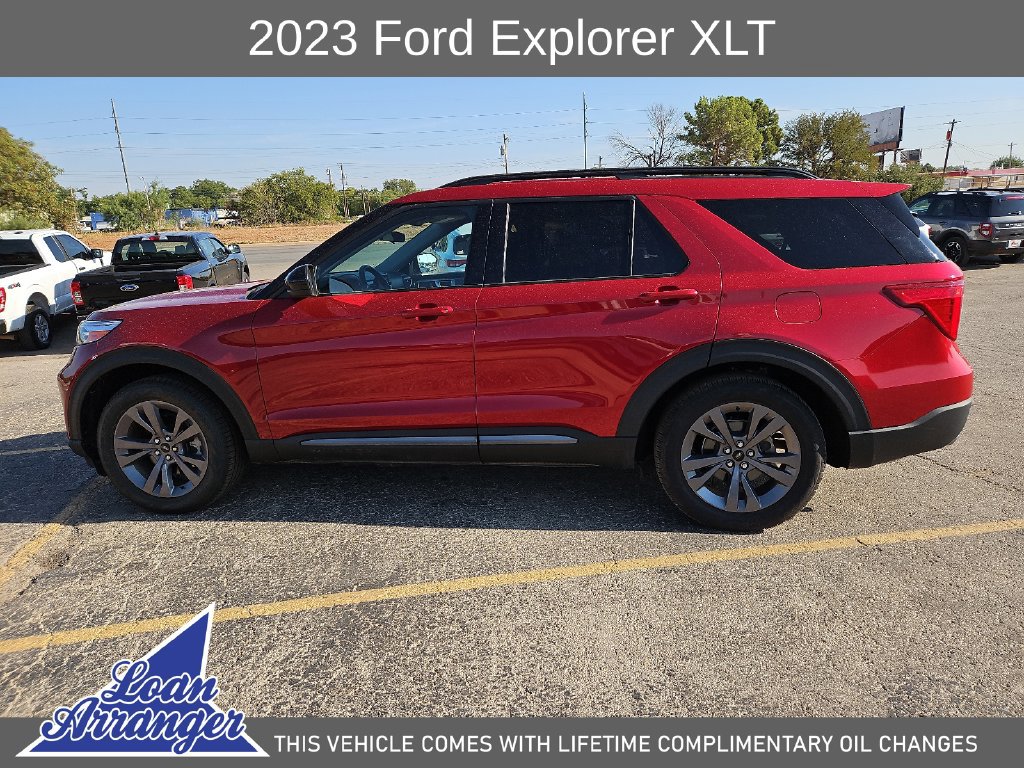 Used 2023 Ford Explorer XLT w/ Equipment Group 202A RWD image 7
