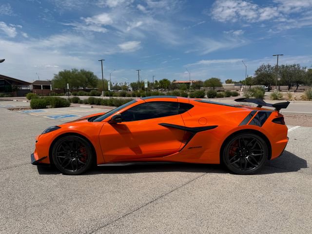 Used 2024 Chevrolet Corvette Z06 w/ Z07 Performance Package image 6