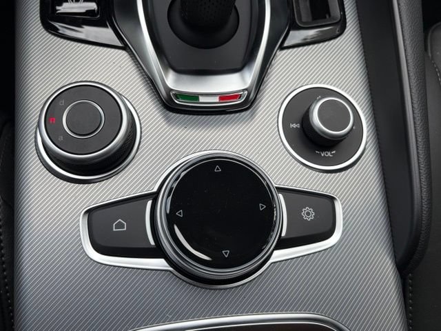 New 2026 Alfa Romeo Giulia AWD w/ Driving Assist Package image 32