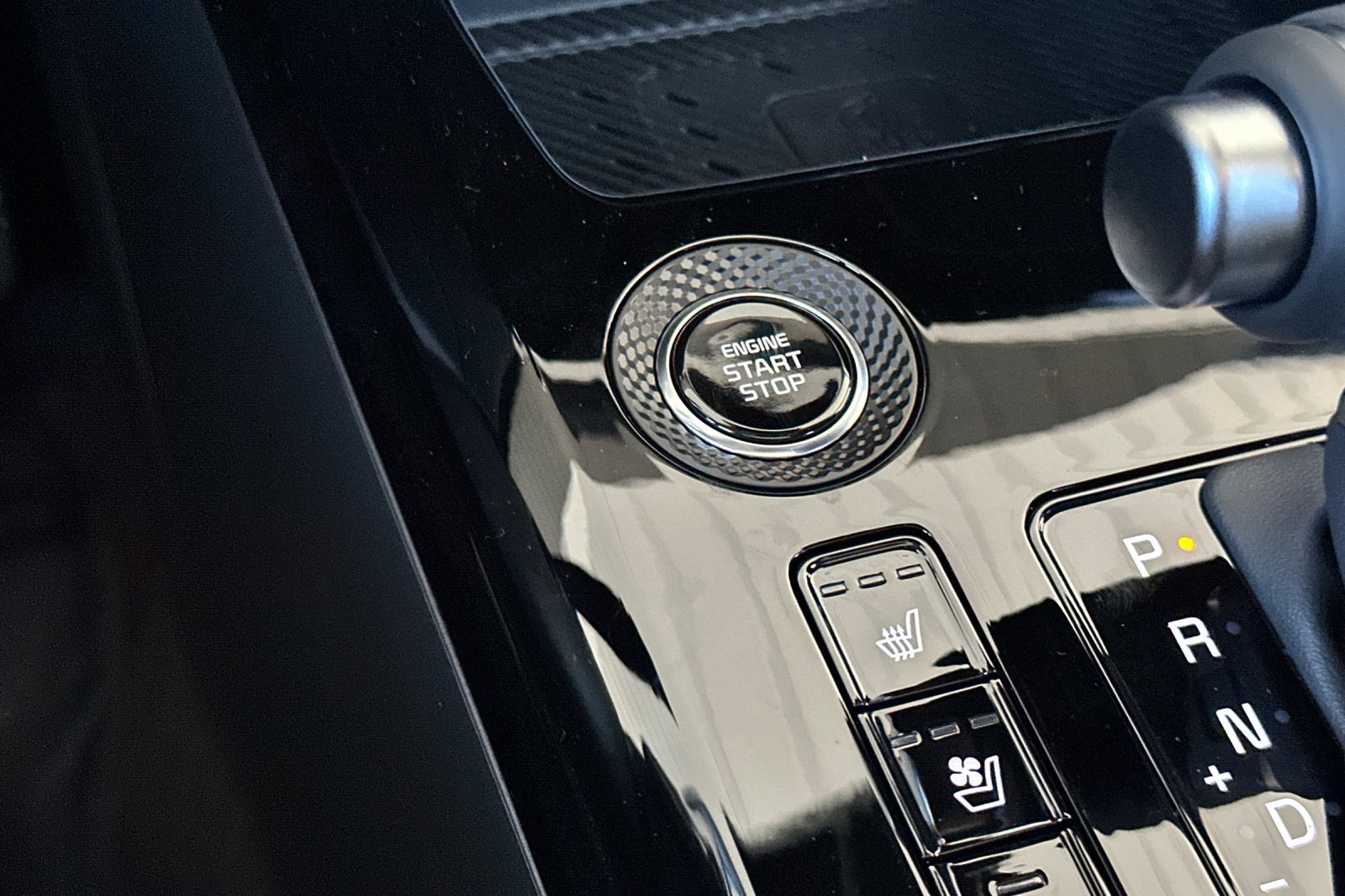 New 2025 Kia Niro SX image 19