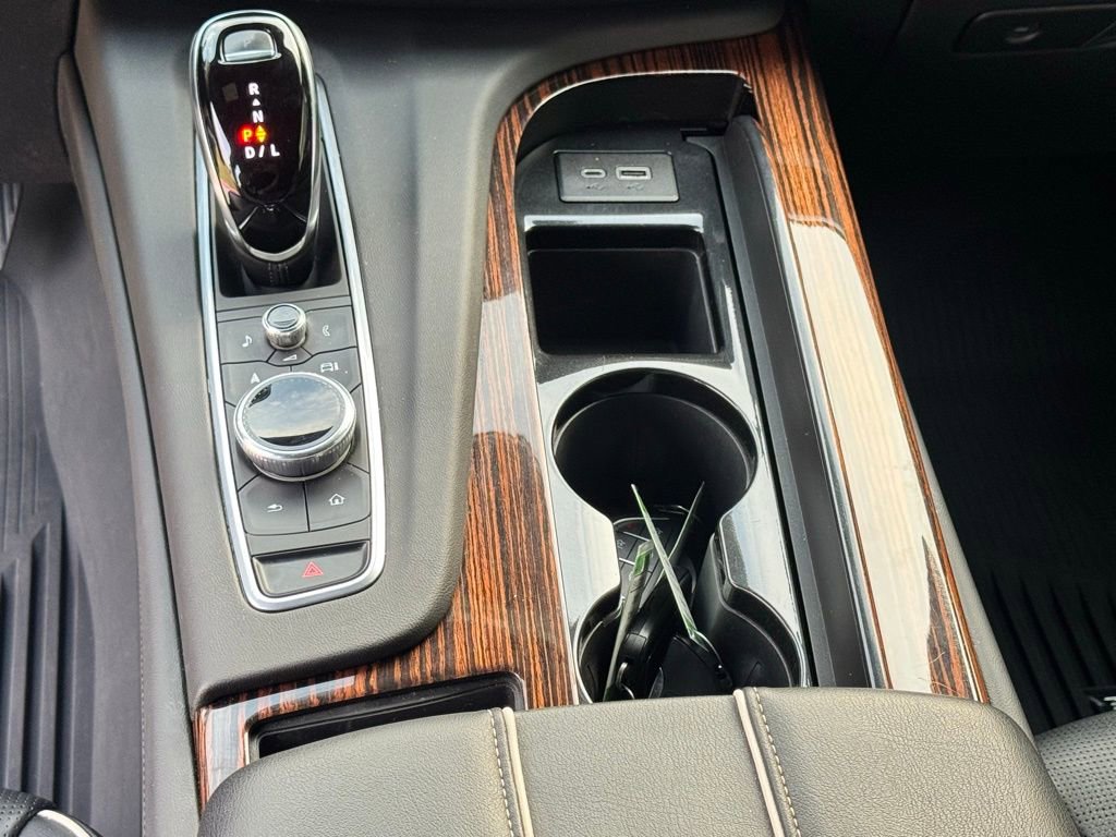 Used 2021 Cadillac Escalade Premium Luxury RWD image 30