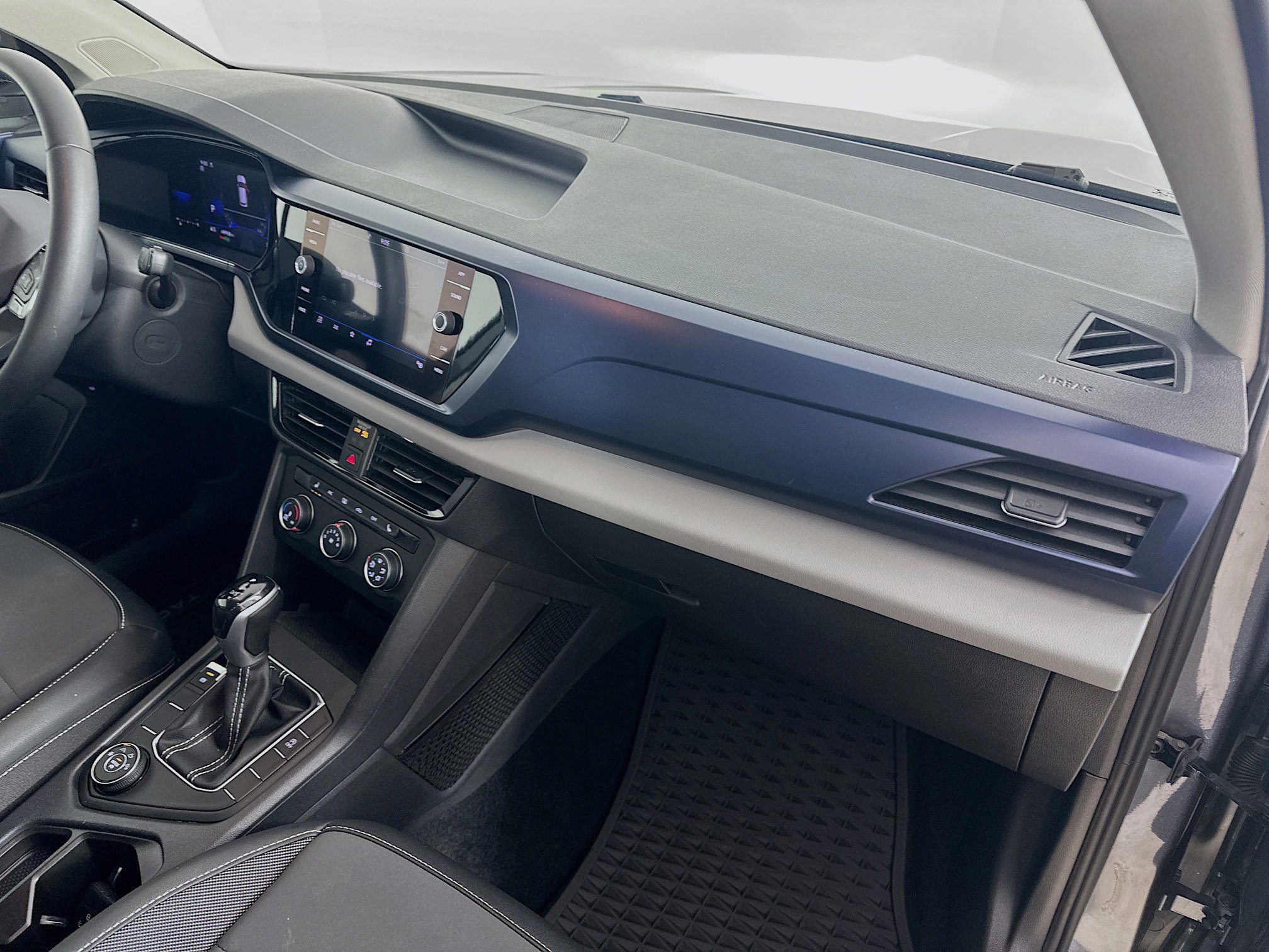 Used 2022 Volkswagen Taos SE w/ IQ.Drive SE Package image 36