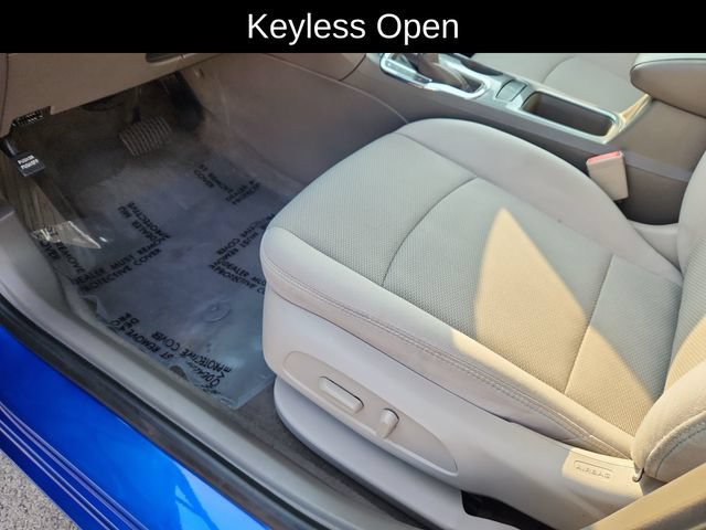 Used 2017 Chevrolet Cruze LT w/ Convenience Package FWD image 21
