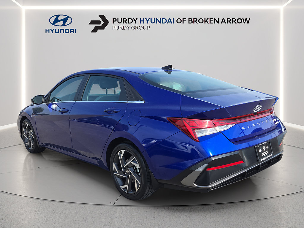 Certified 2025 Hyundai Elantra Limited FWD image 5