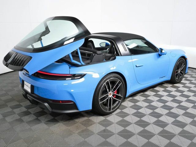 Certified 2025 Porsche 911 Targa 4 GTS AWD/4WD image 31