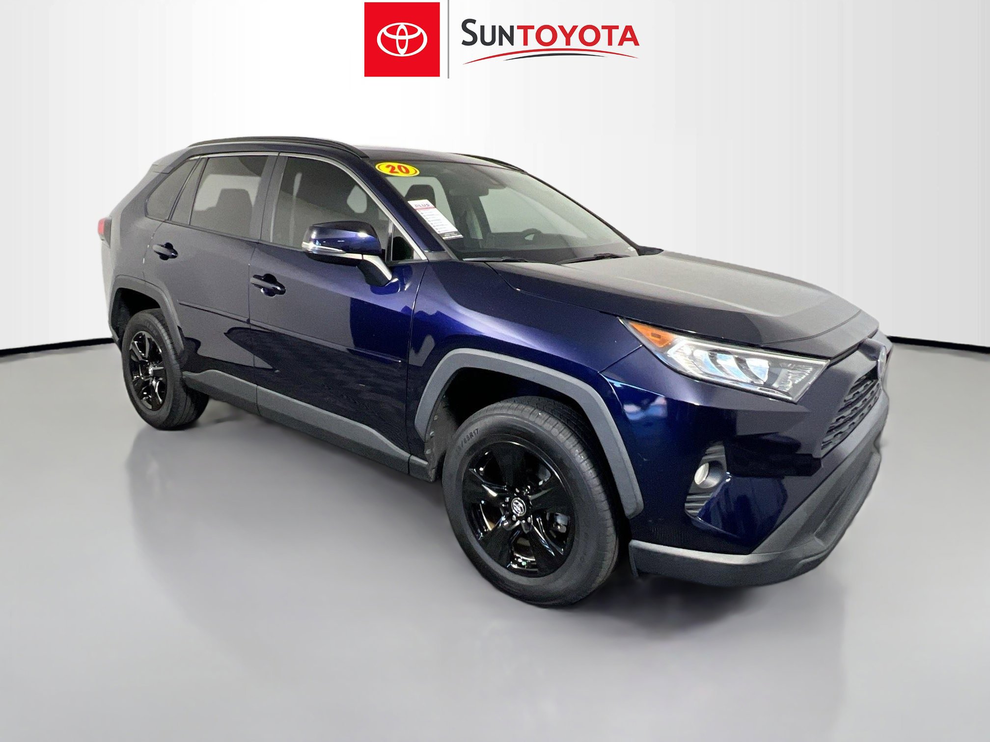 Used 2020 Toyota RAV4 XLE w/ Convenience Package FWD image 1
