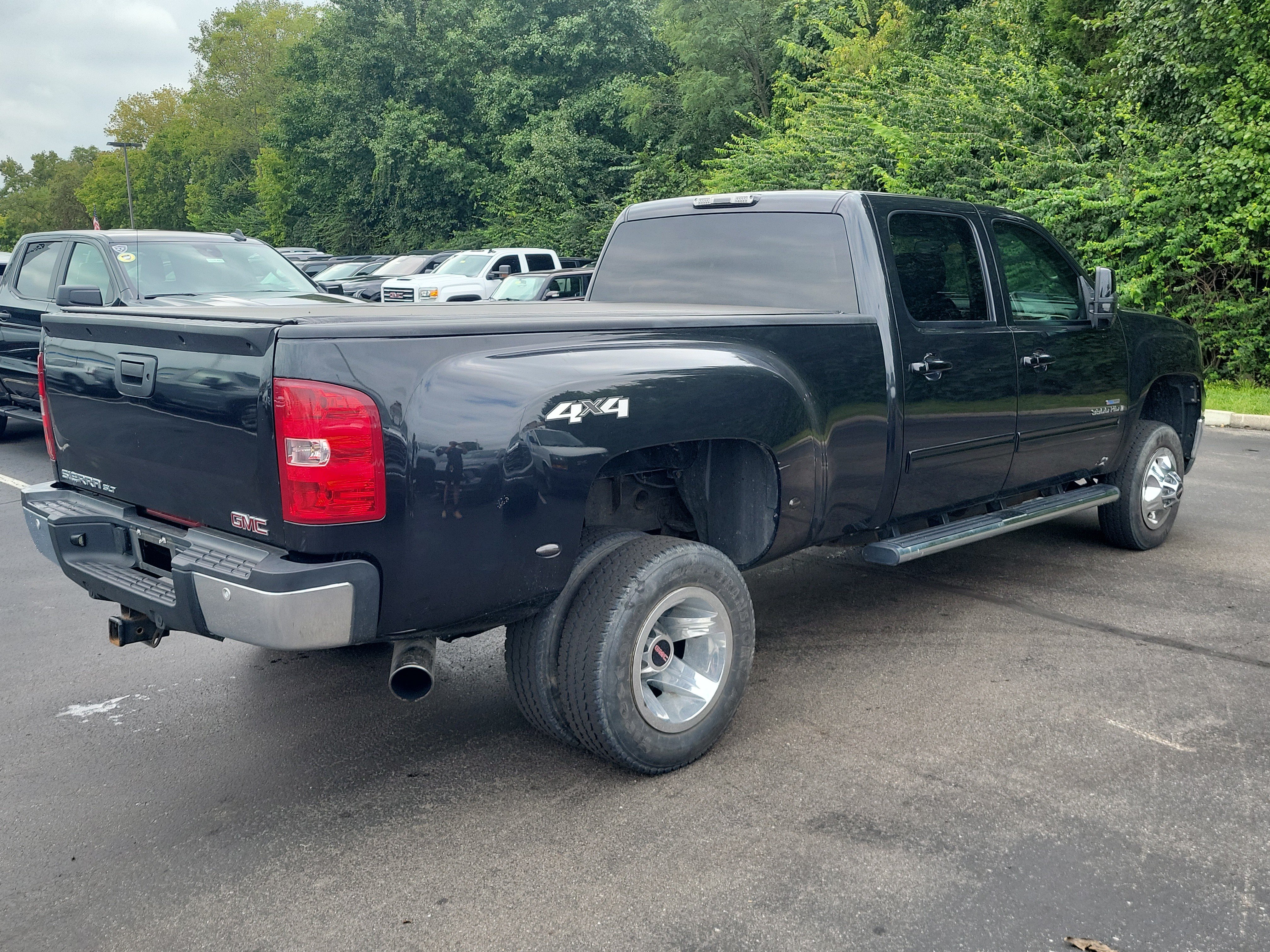 Used 2009 GMC Sierra 3500 SLT w/ SLT Convenience Package AWD/4WD image 4