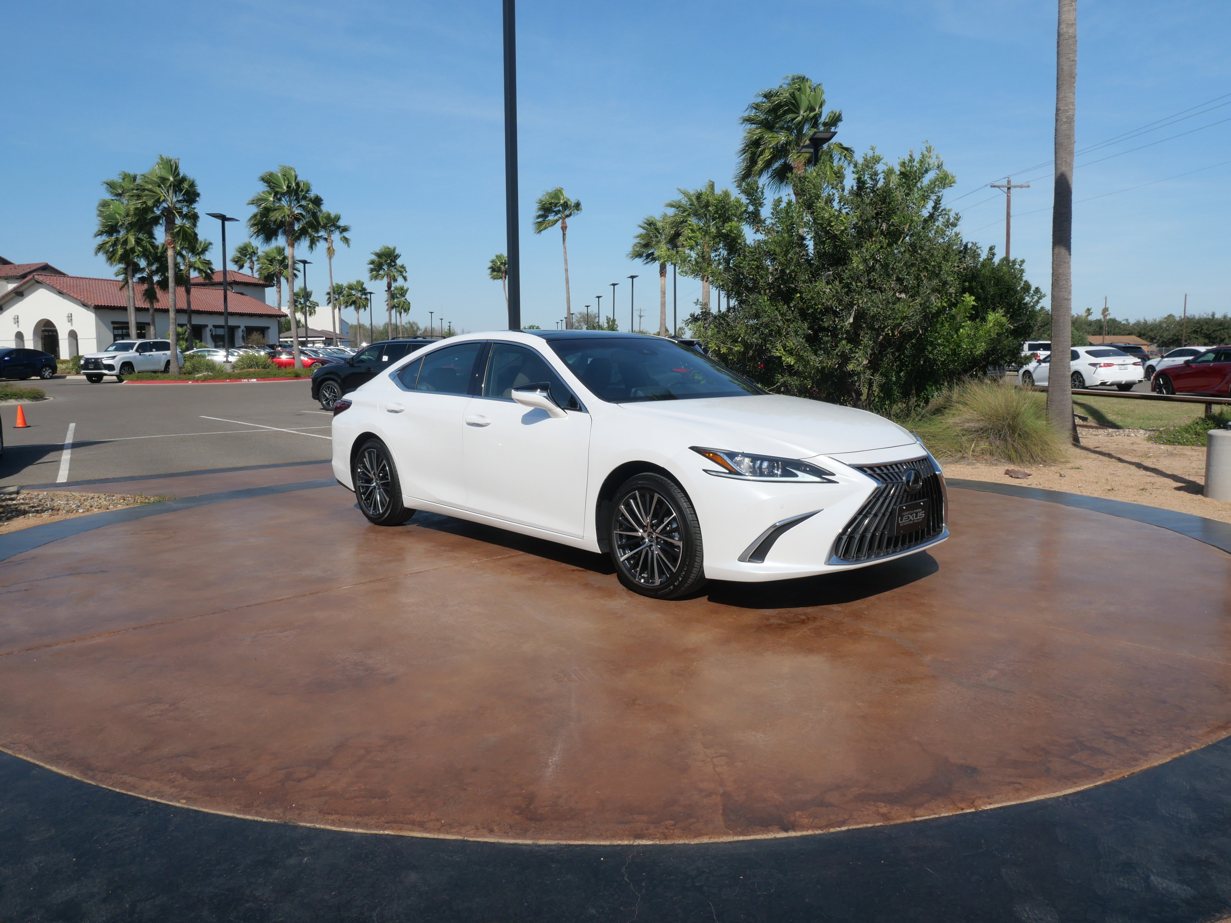 Used 2025 Lexus ES 350 w/ Premium Package image 1