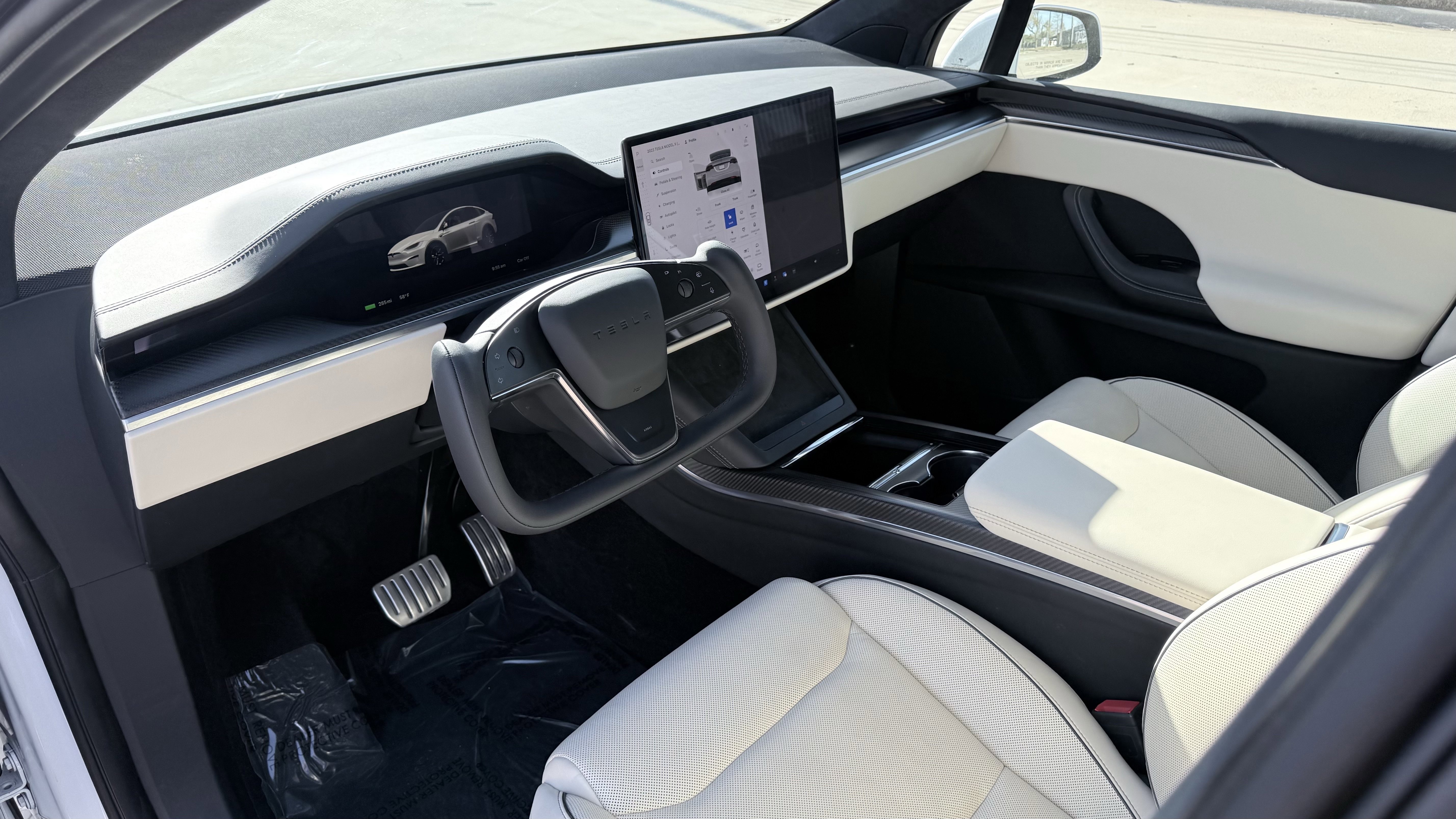 Used 2023 Tesla Model X Plaid image 31