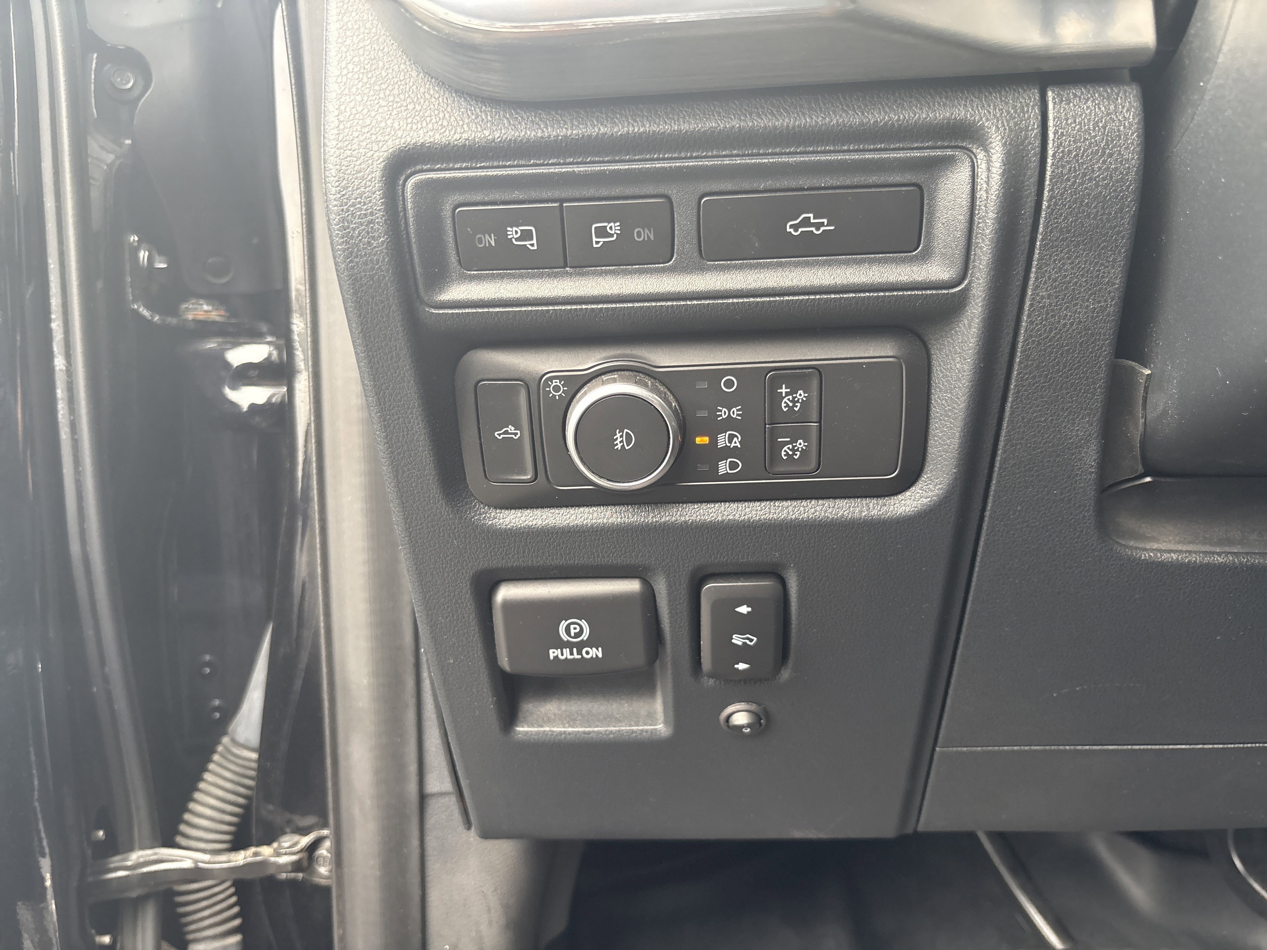 Used 2021 Ford F150 Lariat w/ Equipment Group 502A High image 19