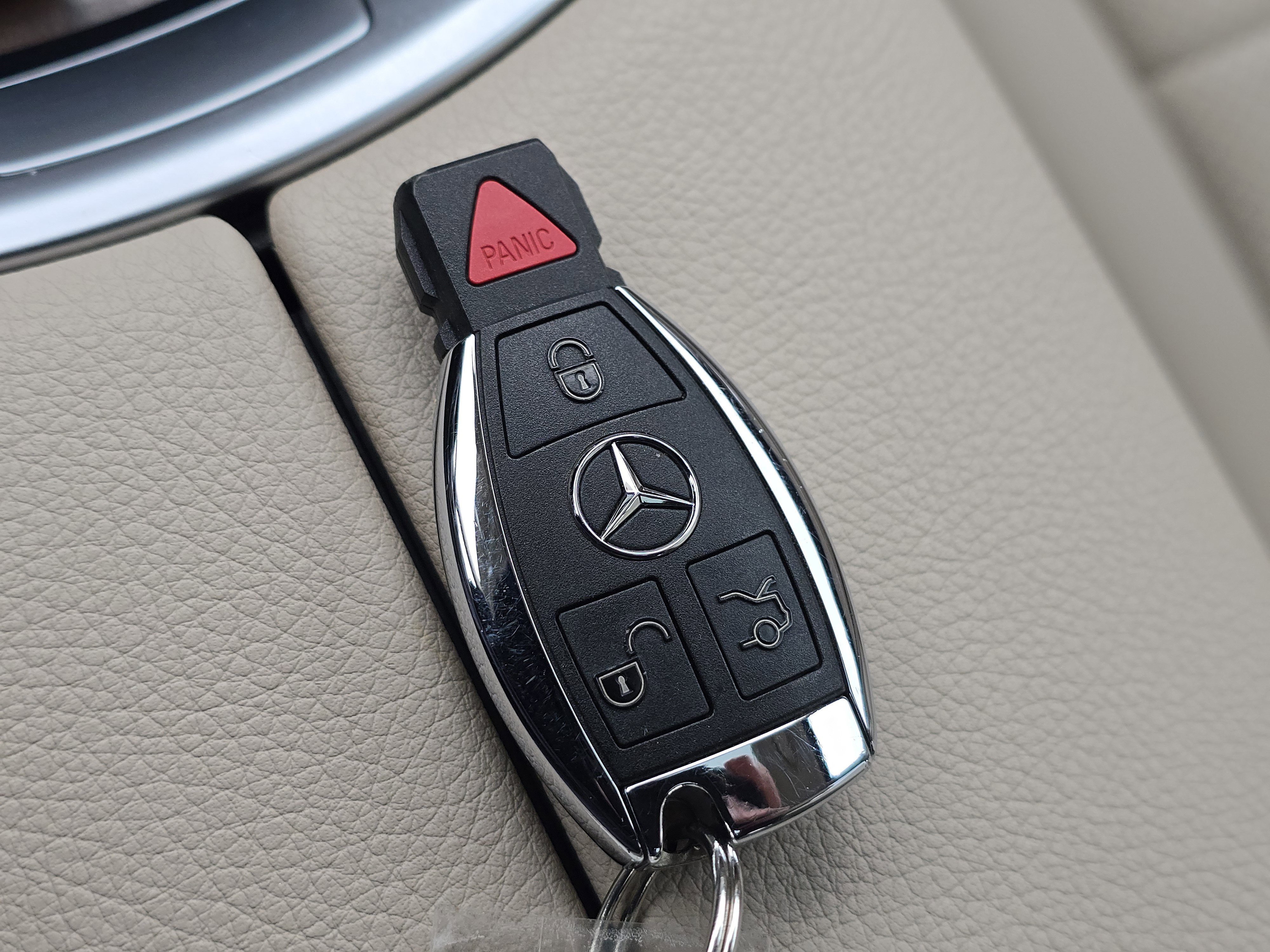 Used 2018 Mercedes-Benz GLC 300 4MATIC image 27