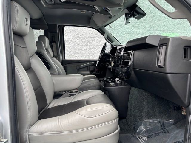 Used 2020 GMC Savana 2500 Extended w/ Enhanced Convenience Package RWD image 21