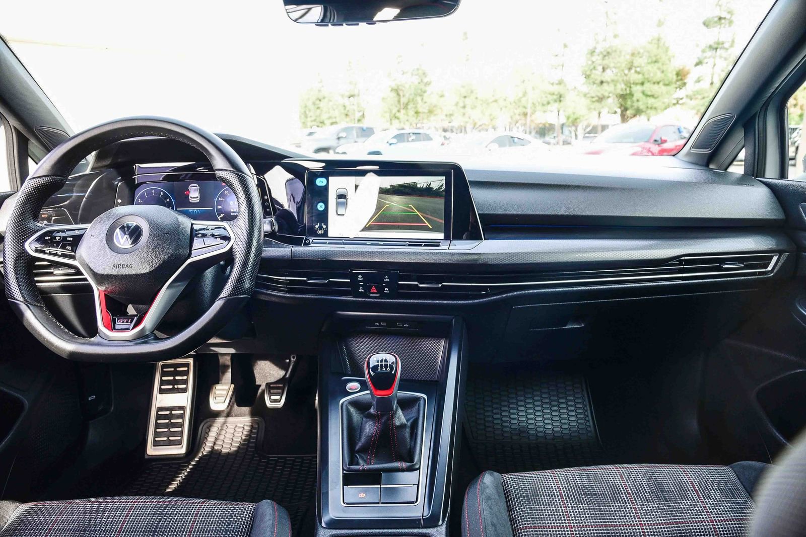 Used 2022 Volkswagen GTI SE image 15
