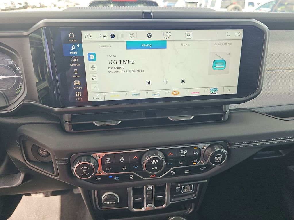 Used 2025 Jeep Wrangler Unlimited Sahara w/ Safety Group image 9