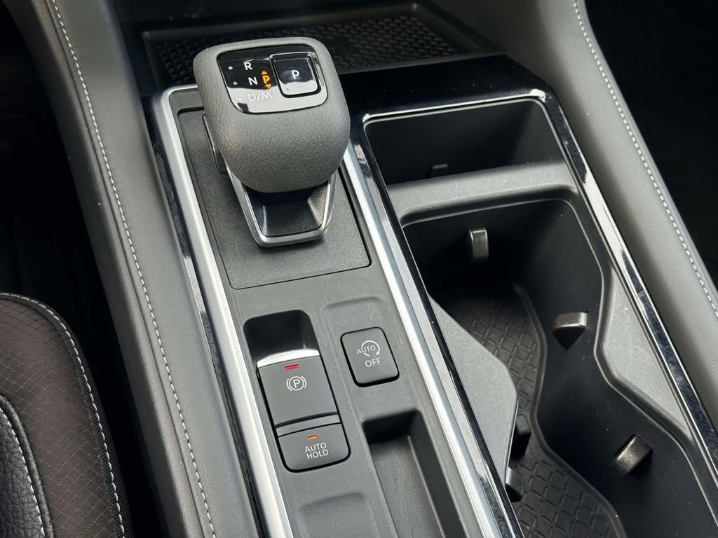 Used 2025 Nissan Pathfinder SL image 29