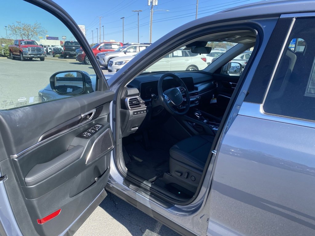 New 2025 Kia Telluride S image 10