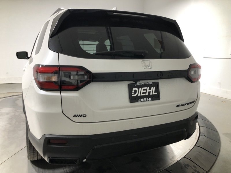 New 2026 Honda Pilot Black Edition image 5