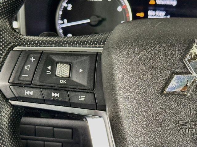 Used 2022 Mitsubishi Outlander ES FWD image 11