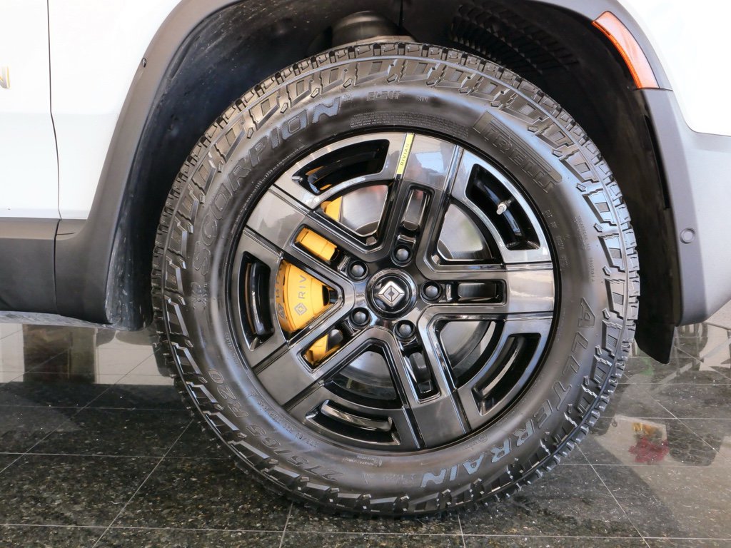 Used 2022 Rivian R1T Adventure image 33