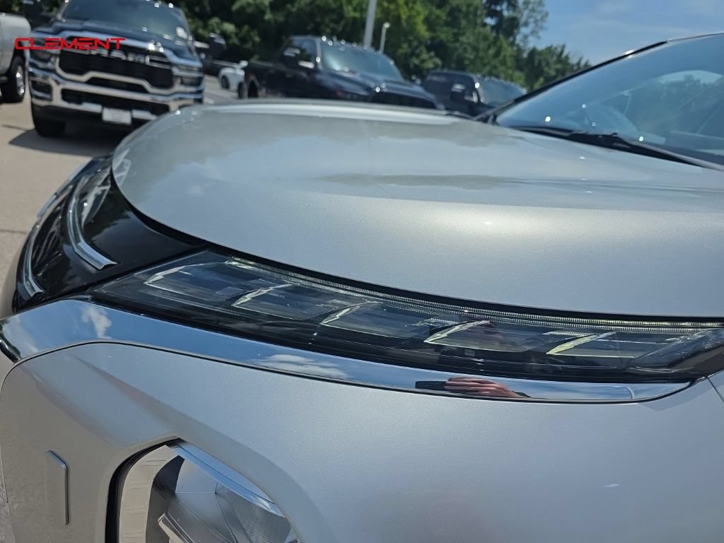 Used 2025 Mitsubishi Outlander SE AWD/4WD image 3