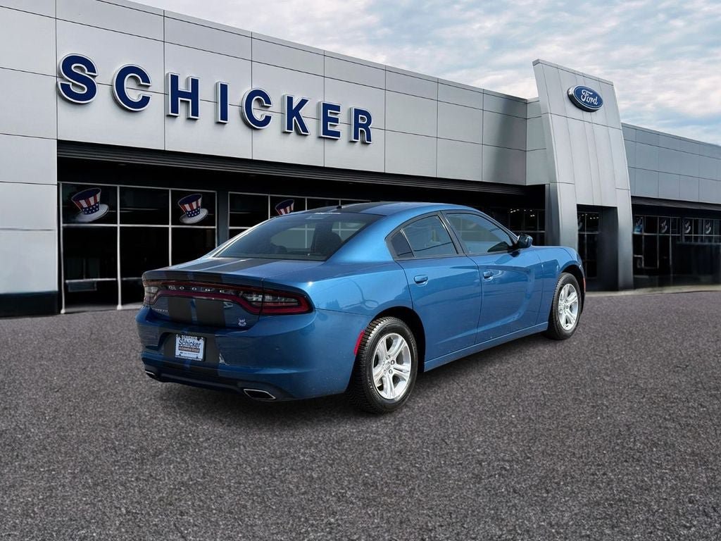 Used 2021 Dodge Charger SXT w/ Leather Interior Group RWD image 2