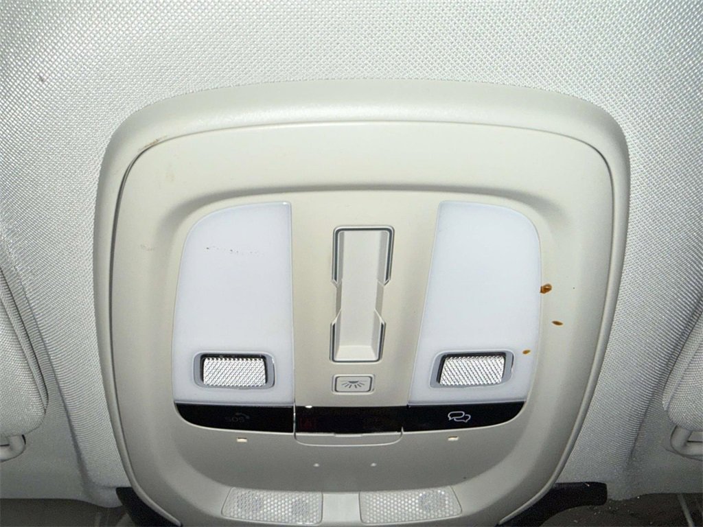 Used 2024 Volvo V90 B6 Cross Country Plus image 25