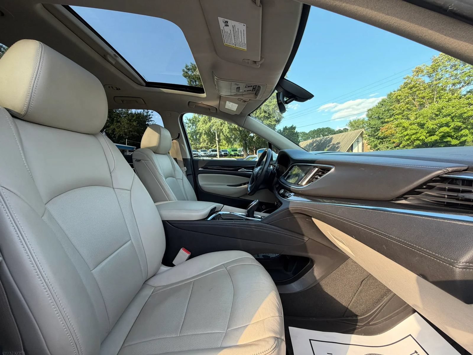 Used 2019 Buick Enclave Essence FWD image 36