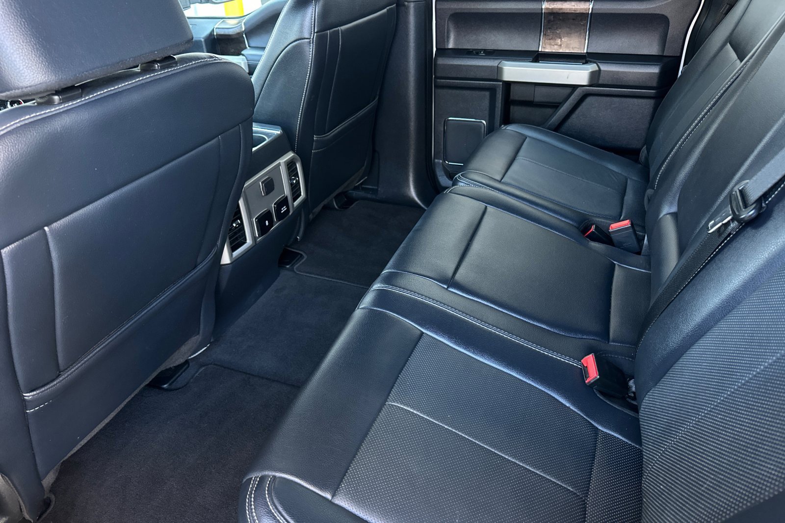 Used 2022 Ford F250 Lariat w/ Lariat Value Package image 11