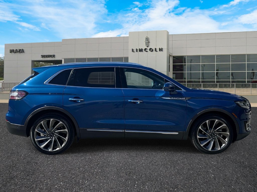 Used 2020 Lincoln Nautilus Reserve w/ Equipment Group 201A FWD image 2