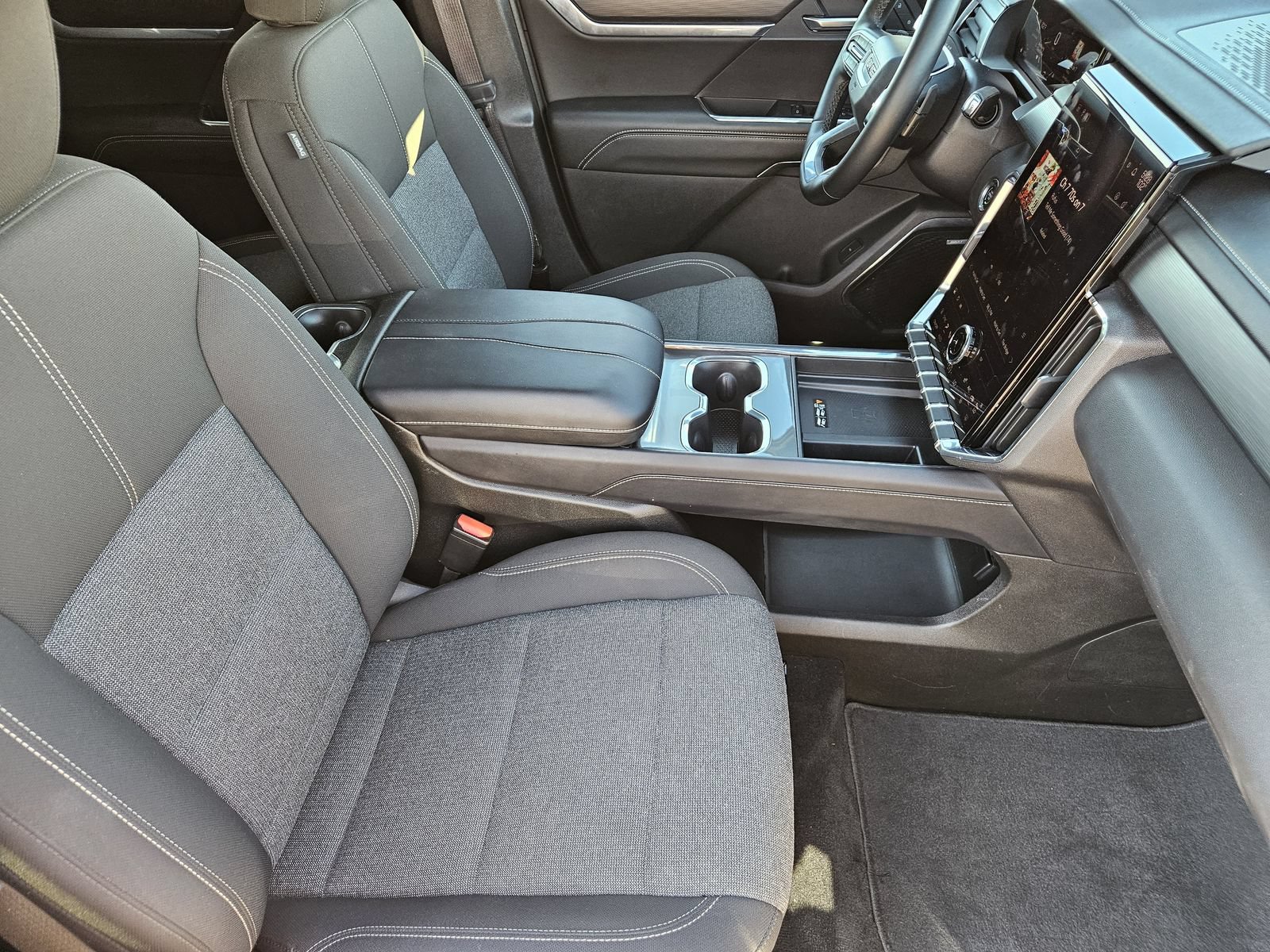 Certified 2025 GMC Acadia Elevation FWD image 18