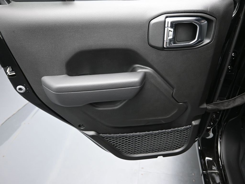 New 2025 Jeep Gladiator Sport image 13