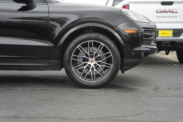 Used 2025 Porsche Cayenne Base image 4