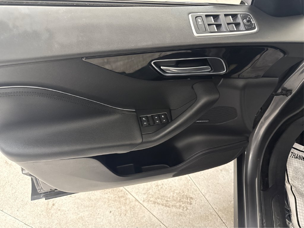 Used 2018 Jaguar F-PACE Premium AWD/4WD image 31