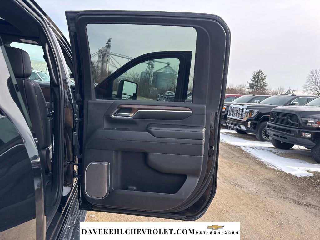 Used 2024 Chevrolet Silverado 3500 High Country w/ High Country Premium Package image 30