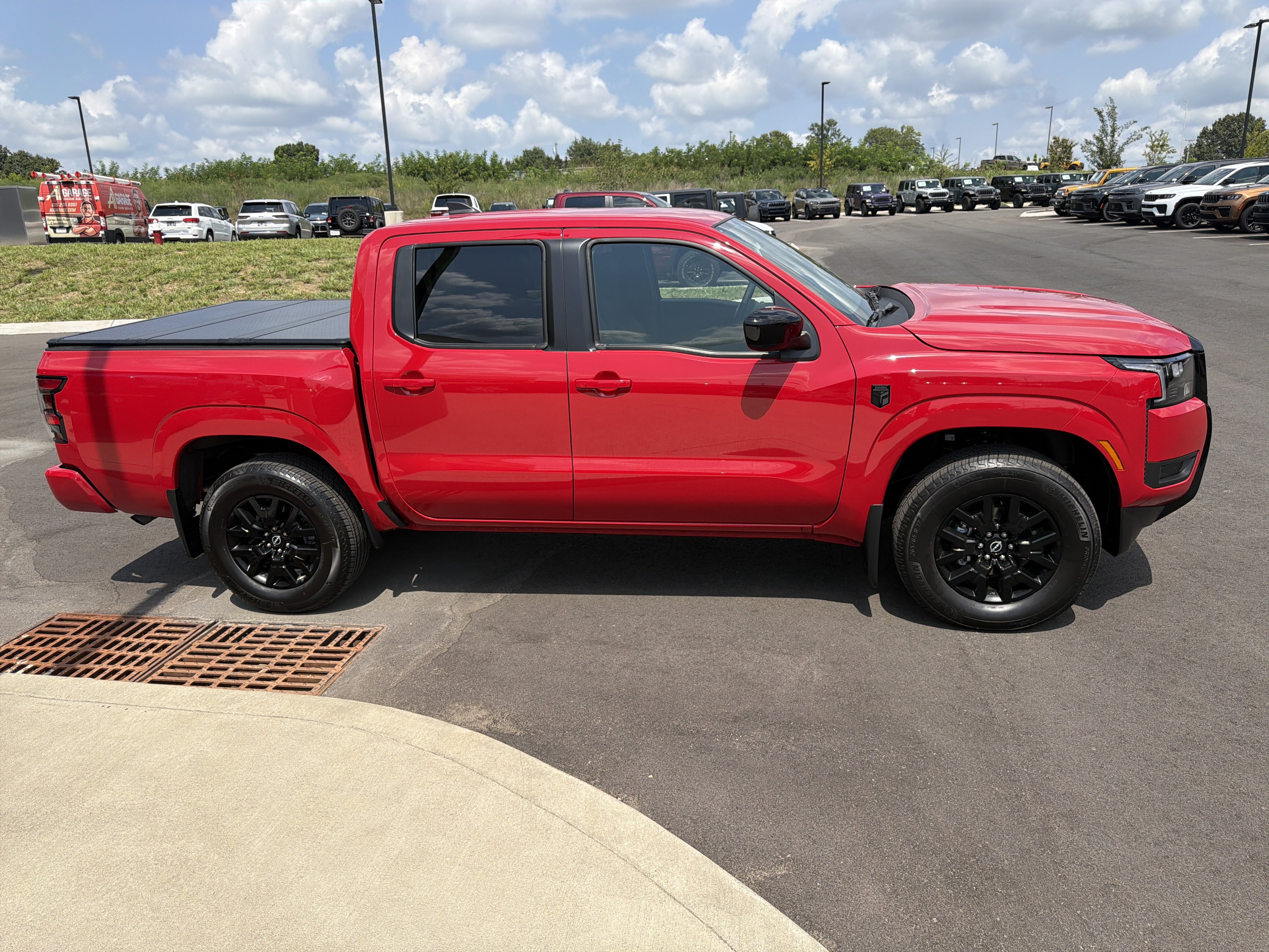 Used 2026 Nissan Frontier SV w/ All-Weather Content Package AWD/4WD image 9