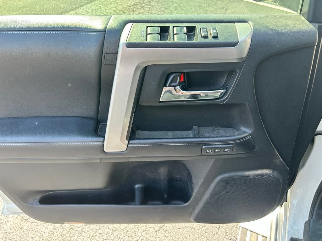 Used 2018 Toyota 4Runner Limited AWD/4WD image 13