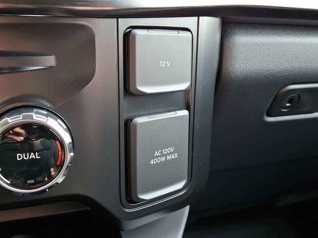 New 2026 Ford F250 Lariat w/ Black Appearance Package AWD/4WD image 17