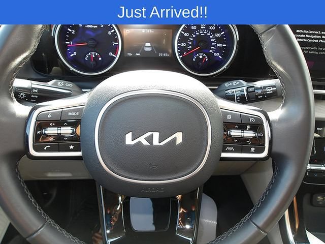 Used 2024 Kia Carnival EX FWD image 18