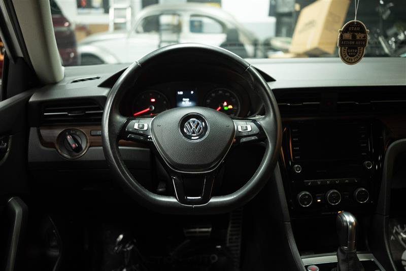 Used 2020 Volkswagen Passat 2.0T SEL image 18