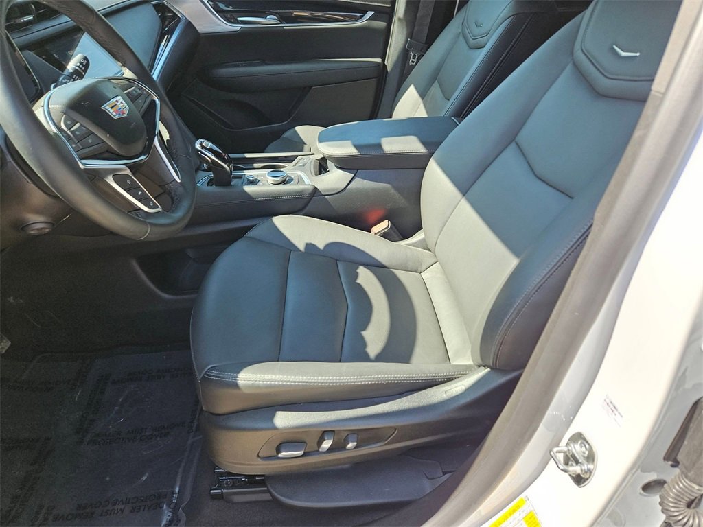 Used 2025 Cadillac XT5 Premium Luxury image 16