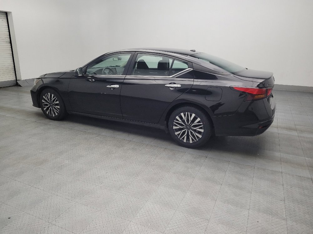 Used 2023 Nissan Altima 2.5 SV image 3