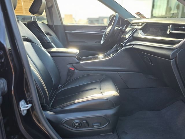 Used 2022 Jeep Grand Cherokee L Limited AWD/4WD image 10