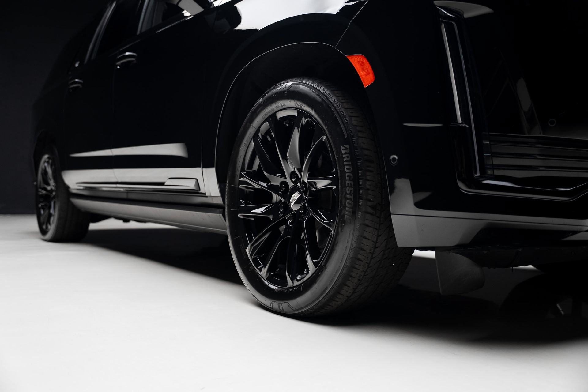 Used 2024 Cadillac Escalade ESV Sport Platinum w/ LPO, ONYX Package AWD/4WD image 82